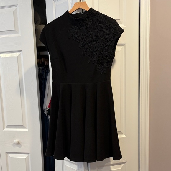 Anthropologie Plenty By Tracy Reese Black Sleeveless Mini Dress with Lace Detail - Picture 2 of 16